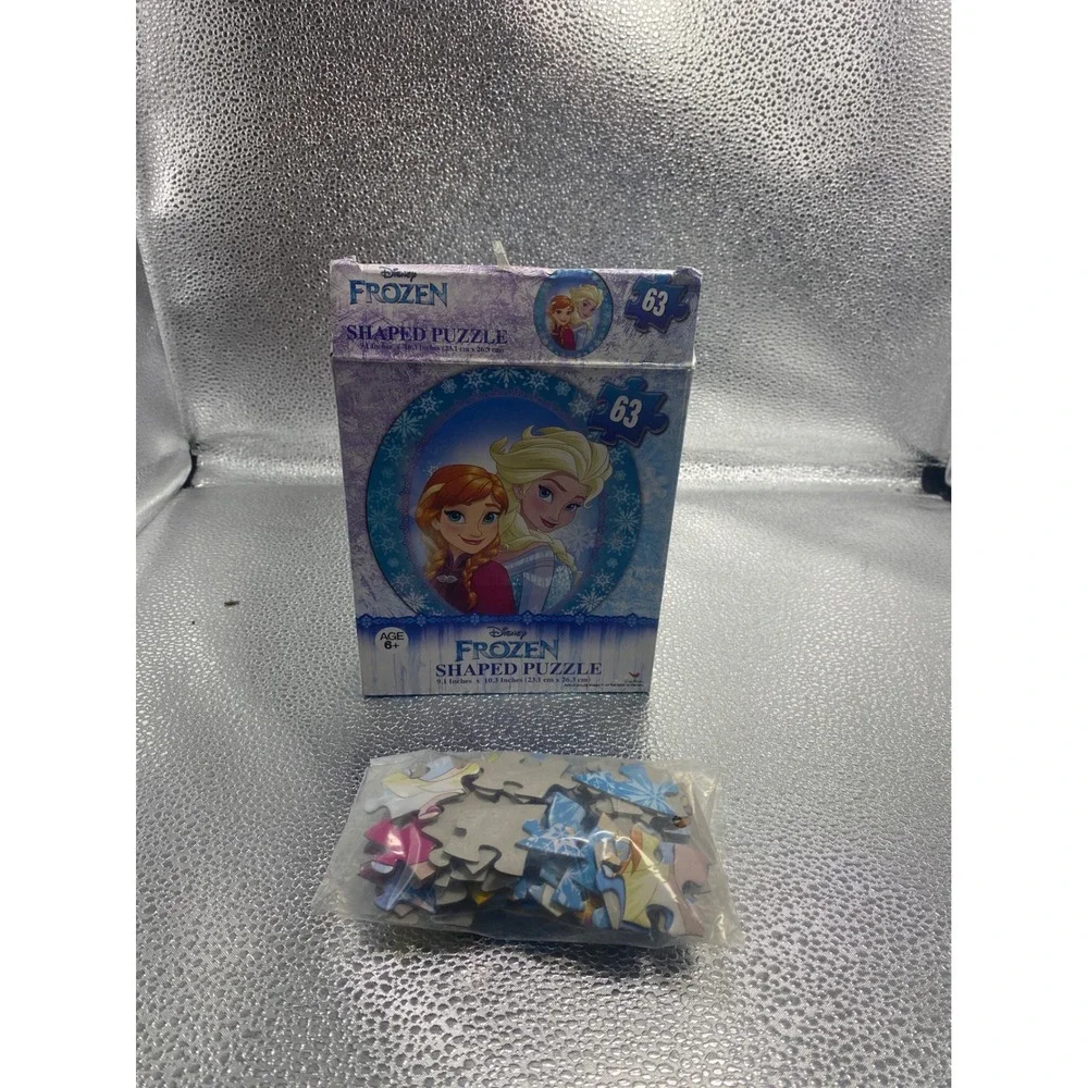 Disney Frozen Shaped Puzzle 63 Pieces‎ Anna Elsa 9.1 x 10.3 Inch Ages 6+